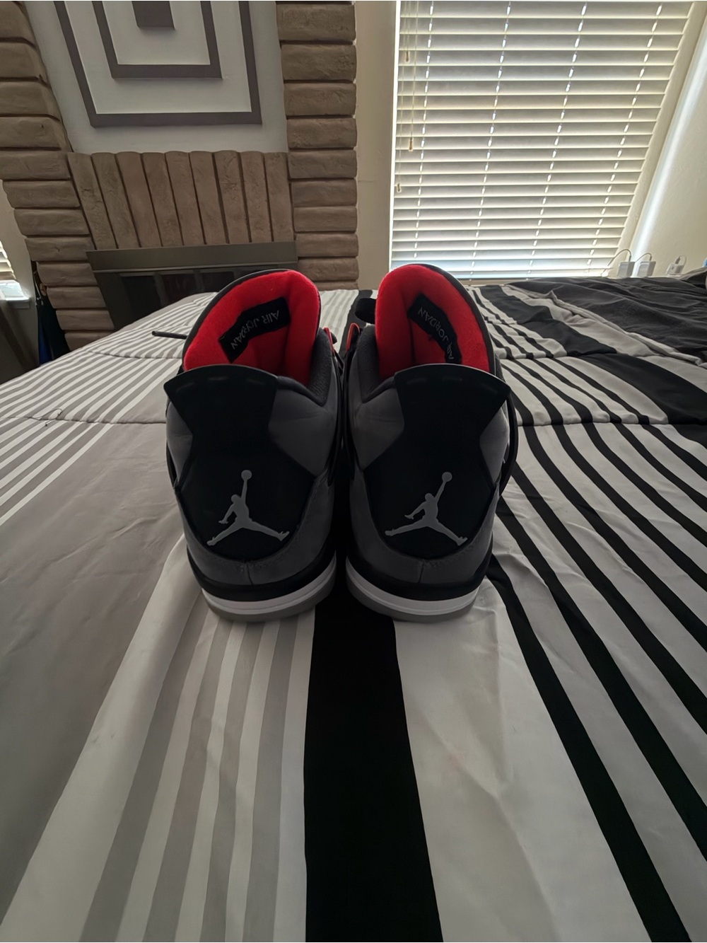 Men’s Jordan 4 Retro Infared, Size 10